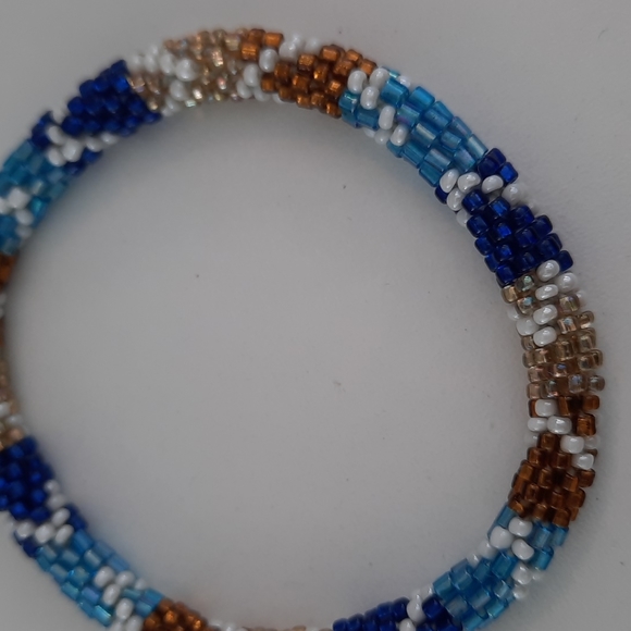 LILY AND LAURA Bracelet - Picture 3 of 3